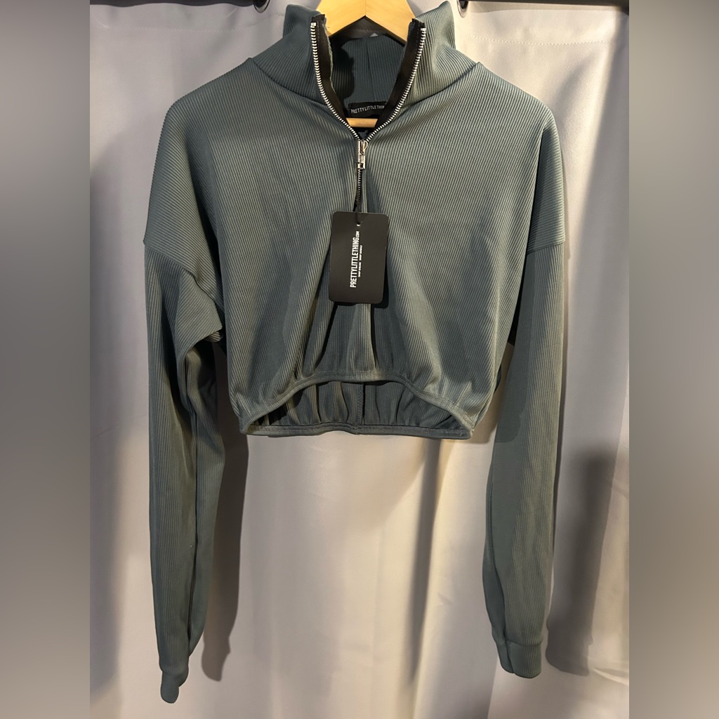 Nwt Cropped Pullover
